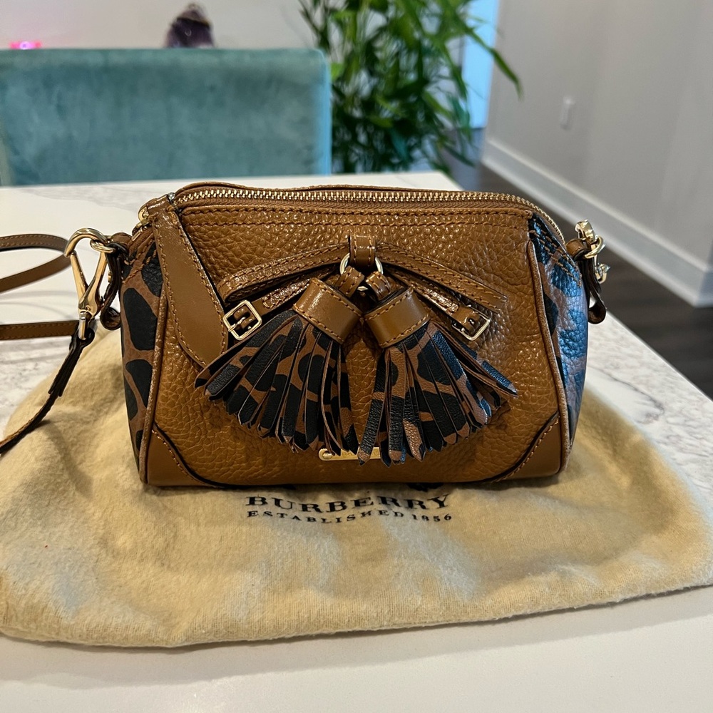 AUTHENTIC Burberry Leather Small Shoulder Bag. Leopard print Limited Edition.